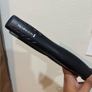 Remington Wet Straight Matte Black Hair Straightener Iron